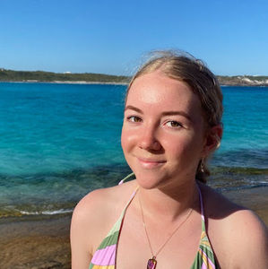 Meet your Posher, Aisha